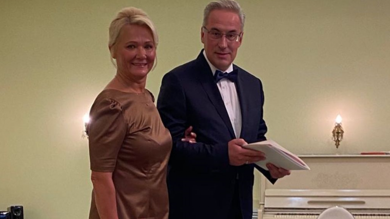 За секунду до поцелуя: фотограф на свадьбе Норкина ловко уловил романтичный момент