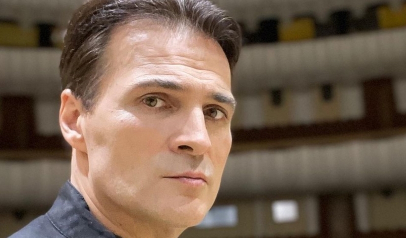 Задыхающийся из-за ковида в Мариинской больнице актер Дьяченко сообщил об утрате