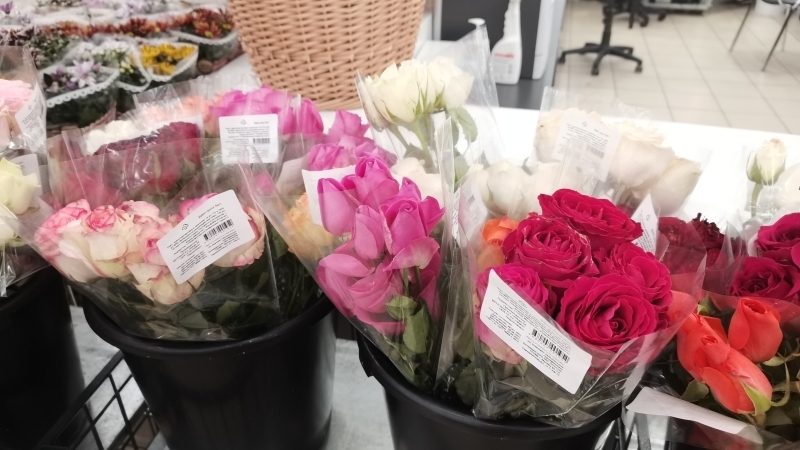 Заоблачные цифры: на сколько цены на цветы в Петербурге взлетели перед 1 Сентября