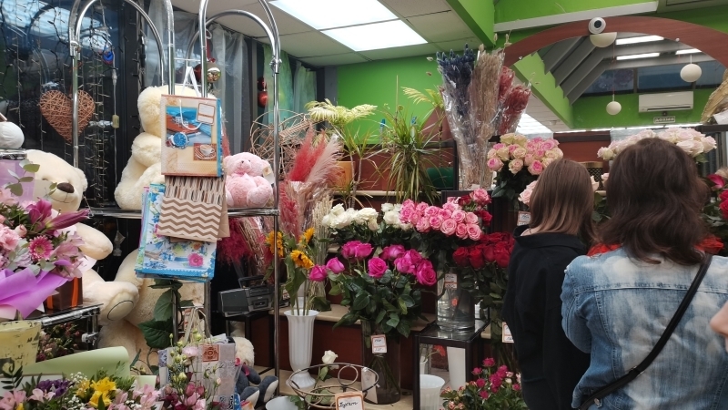 Заоблачные цифры: на сколько цены на цветы в Петербурге взлетели перед 1 Сентября