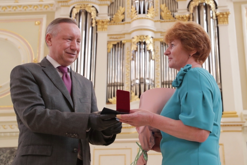 Знак «Почетный реставратор» получили 25 петербуржцев