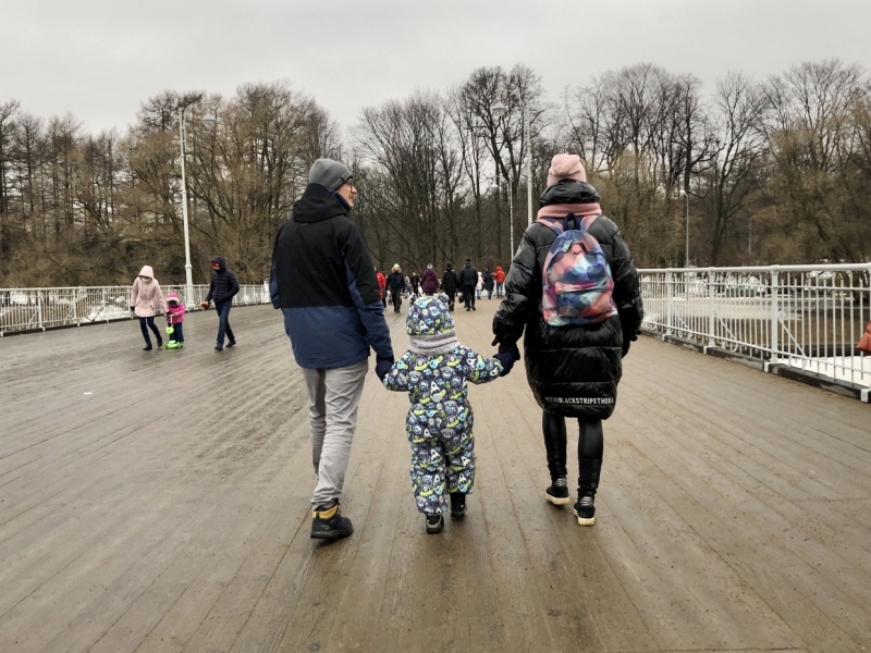 Звонок о бомбе вынудил полицейских обследовать мосты в ЦПКиО имени Кирова